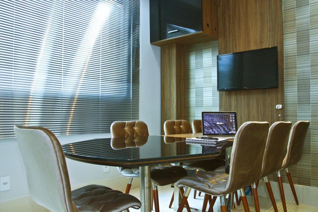 Hotel Innflat-Business มาเนาส์ ภายนอก รูปภาพ