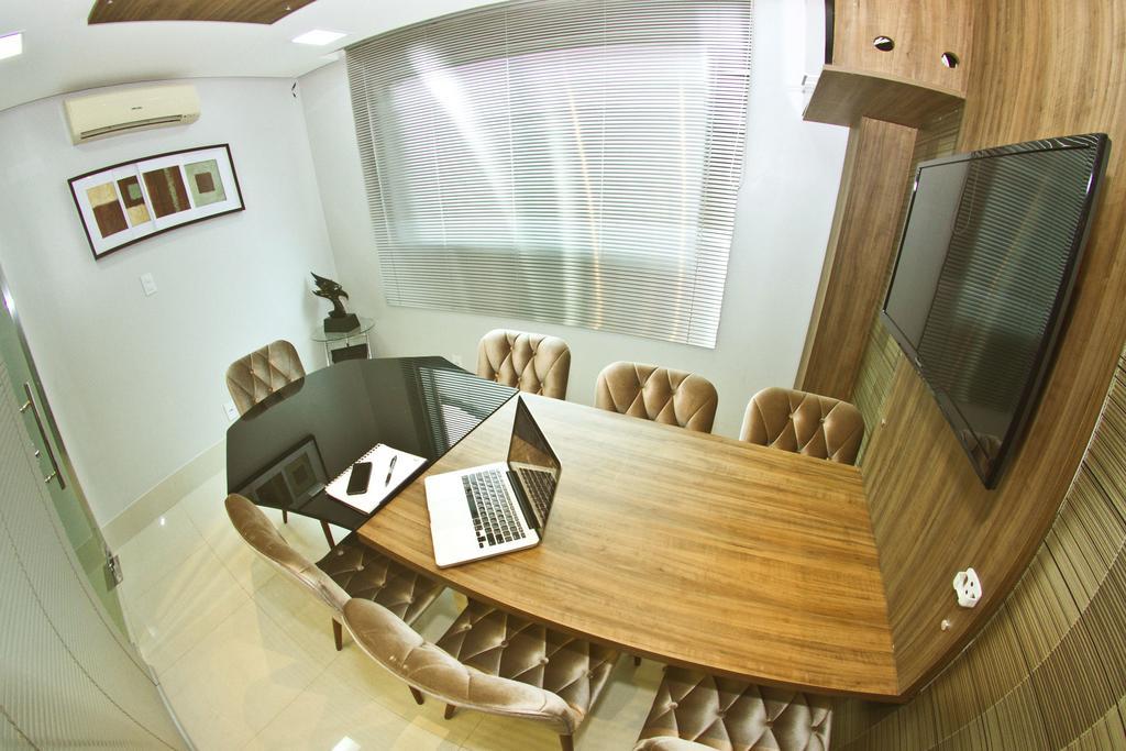 Hotel Innflat-Business มาเนาส์ ภายนอก รูปภาพ