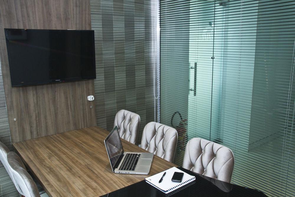 Hotel Innflat-Business มาเนาส์ ภายนอก รูปภาพ